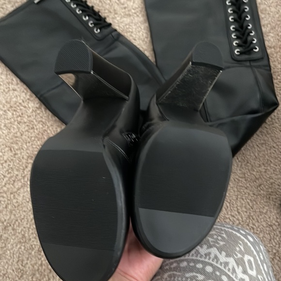 Over the Knee black boots - Picture 4 of 7